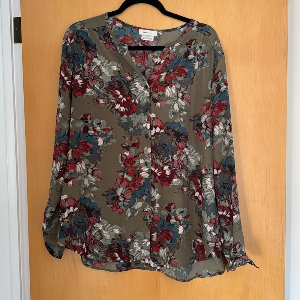 Van Heusen button down green floral blouse